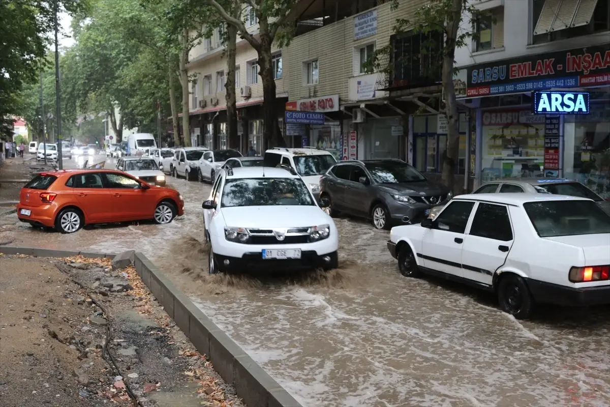 Yaz Yağmuru Adana’yı Vurdu